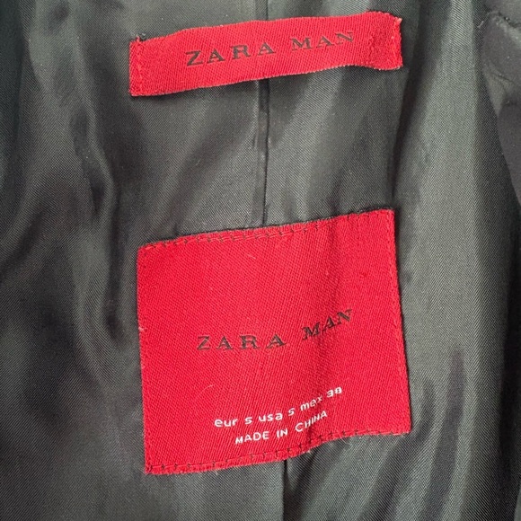 Zara man, size small, Men's Quilted Black Vest, full front zip, front pockets - Picture 3 of 8
